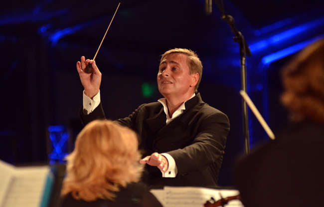 Vladimir Sheiko. Algeria. V International Festival of Symphonic Music. During the concert.