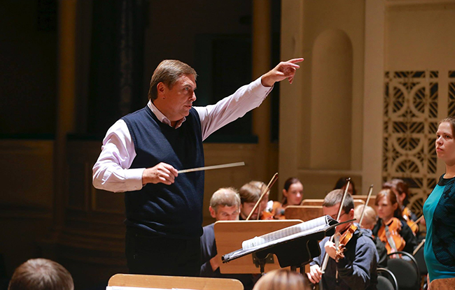 Vladimir Sheiko.Vladimir Sheiko. G Verdi. Requiem. During the rehearsal.