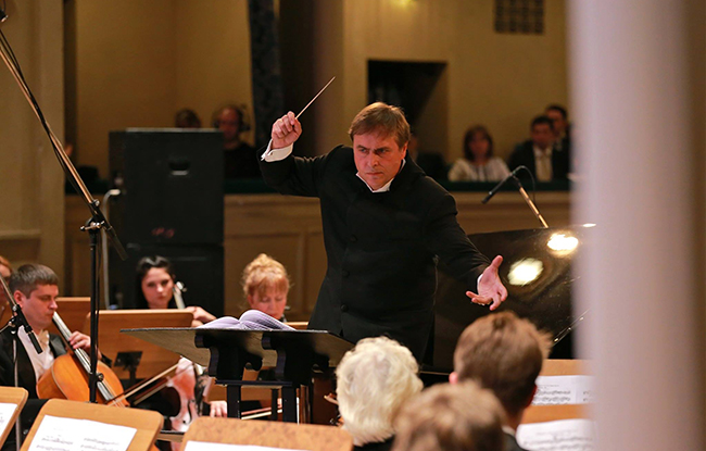 Vladimir Sheiko. Durind the concert. On the stage of the National music Academy of Ukraine